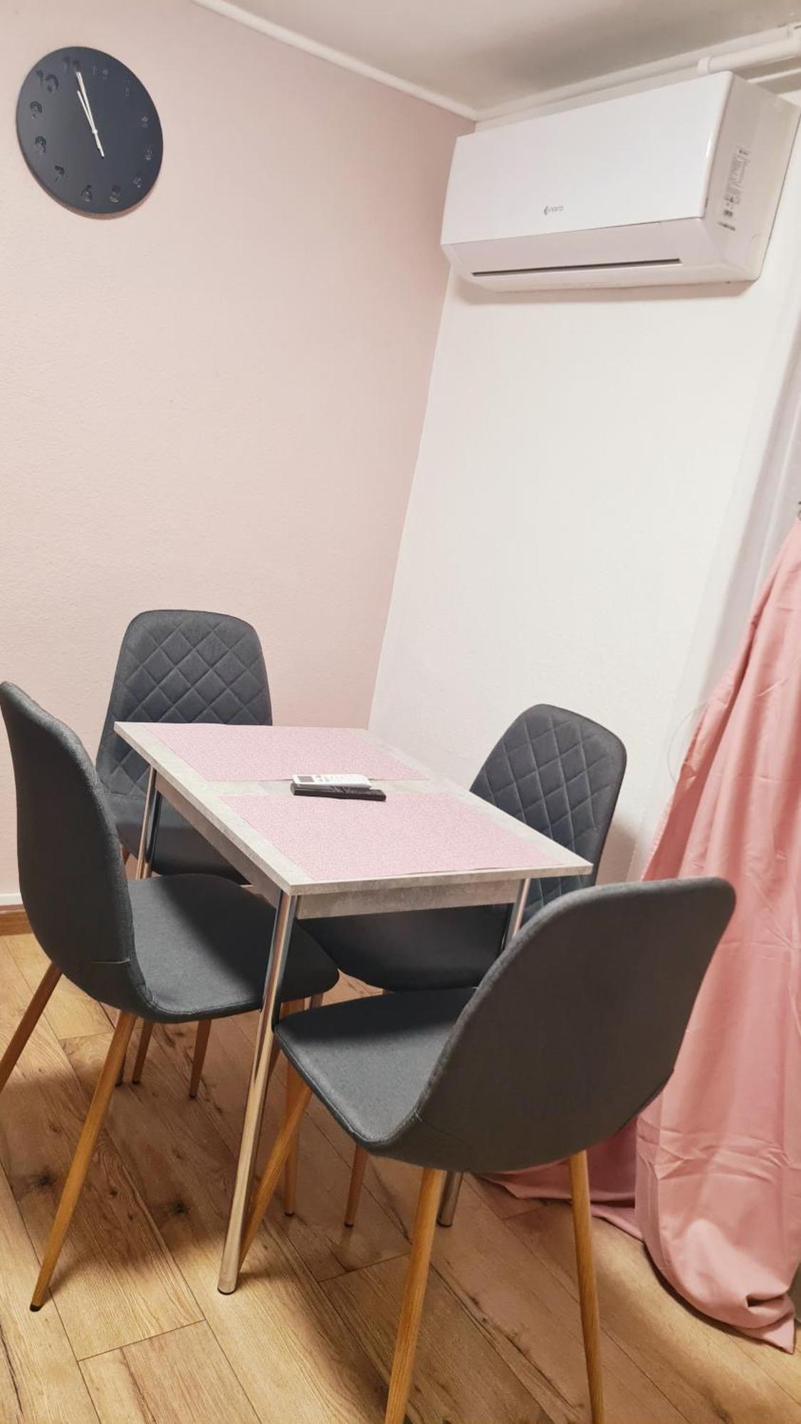 2 Separate Bedrooms And Living Fully Equipped With Ac Budapeste