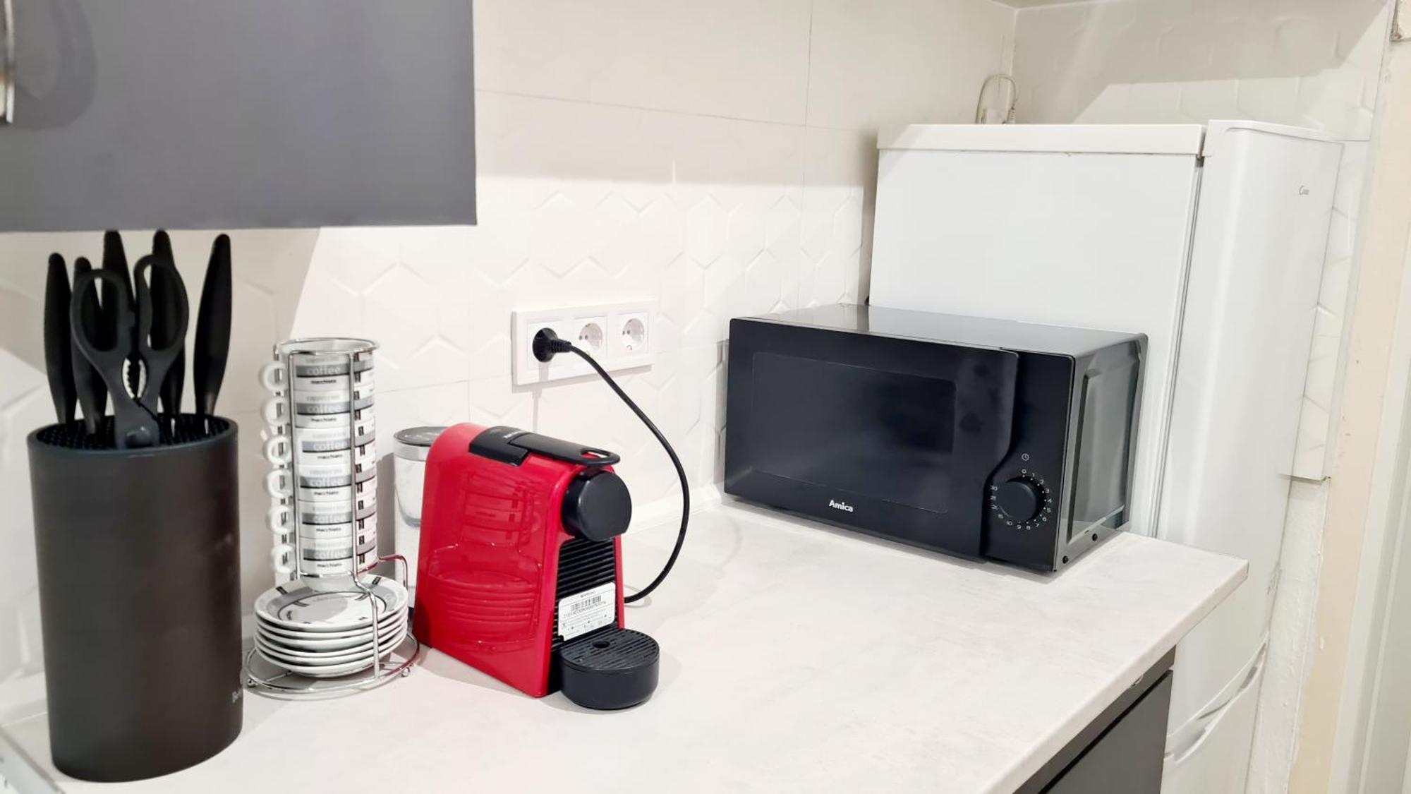 2 Separate Bedrooms And Living Fully Equipped With Ac * Budapeste